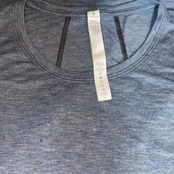 Lulemon Sleeveless Athletic Yoga Top With Deep Arm Slits - Picture 2 of 7